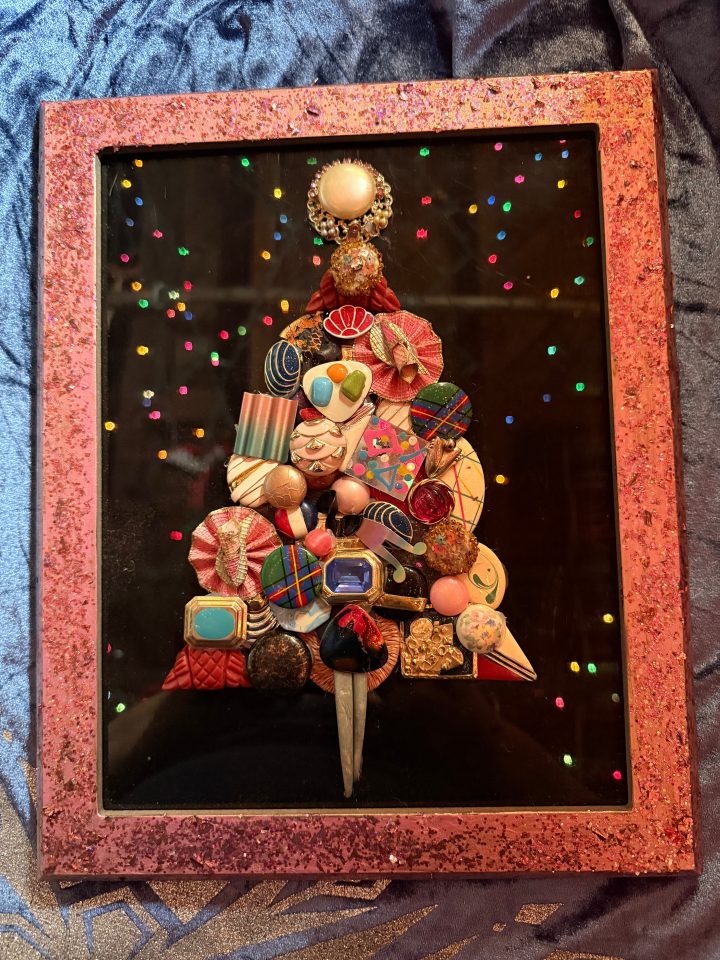 totally 80s christmas tree art